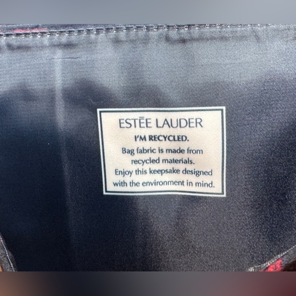 Estée Lauder Women's Plaid Cosmetic Pouch. - Picture 3 of 8
